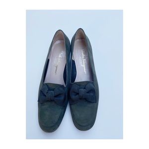 Ferragamo | Olive Loafers w/Bow | 9B